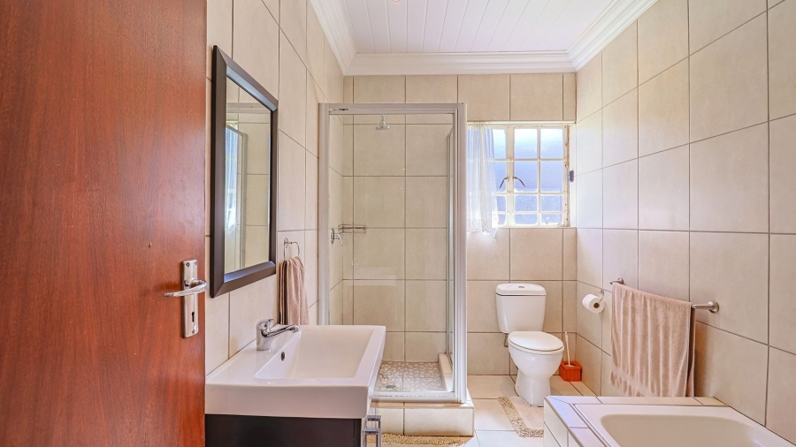 3 Bedroom Property for Sale in Safari Gardens North West